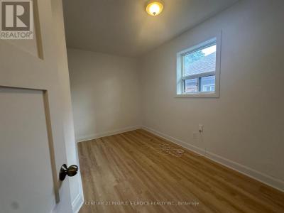 28 MONTCALM AVENUE, Toronto (briar Hill-belgravia), Ontario M6E 4N6, Canada