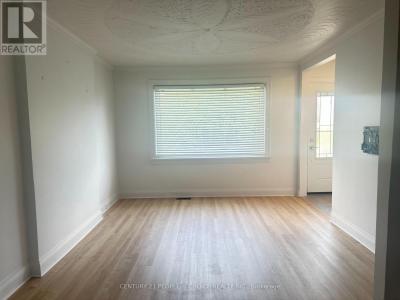 28 MONTCALM AVENUE, Toronto (briar Hill-belgravia), Ontario M6E 4N6, Canada