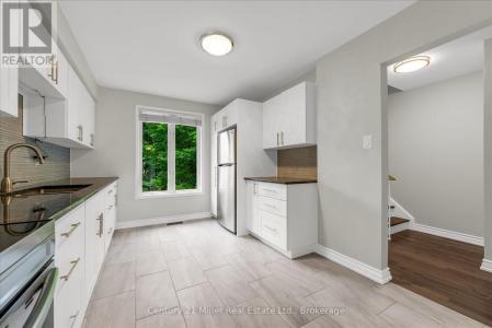1531 WESTMINSTER PLACE, Burlington (mountainside), Ontario L7P 2B4, Canadá