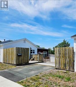 90 MAYOR AVENUE, S. John's, Terranova E Labrador A1C 4P9, Canada