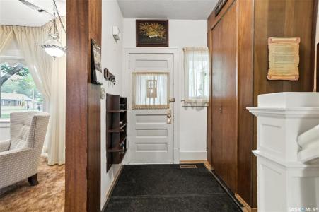 306 31ST STREET W, Saskatoon, Saskatchewan S7L 0P9, Canada