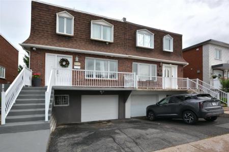 869 Rue Jetté, Montréal (LaSalle), קוויבק H8R 3Y6, קנדה