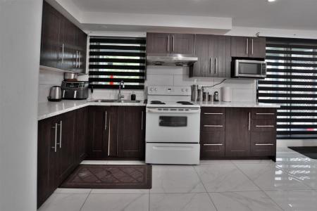 869 Rue Jetté, Montréal (LaSalle), קוויבק H8R 3Y6, קנדה