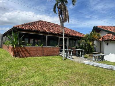 50 metros suroeste de la Rotonda El Farolito. casa #2967, Escalante Carmen San José, San José 00001, Costa Rica
