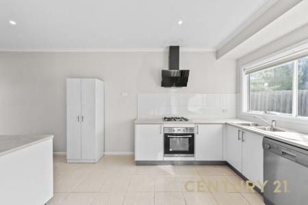 1/10 Kingswood Crescent, Noble Park North, VIC 3174, Australia