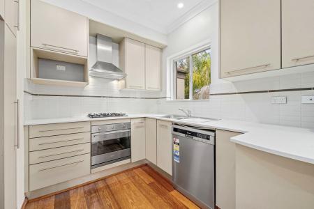 8/13 Station Street, Naremburn, NSW 2065, Avustralya