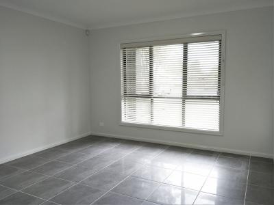 6 Erica Crescent, Georges Hall, NSW 2198, Australia