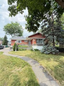 9069  Rue Asselin, Montréal (Saint-Léonard), Quebec H1R 2C9, Canada