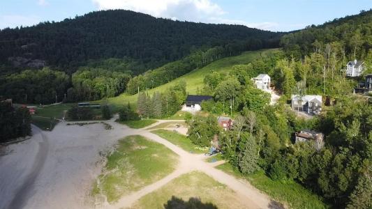 Ch. de la Montagne, Lac-Sainte-Marie, Québec J0X 1Z0, Canada