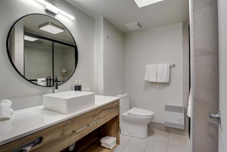 44  Av. de l'Auberge, Orford, Québec J1X 6J3, Canada