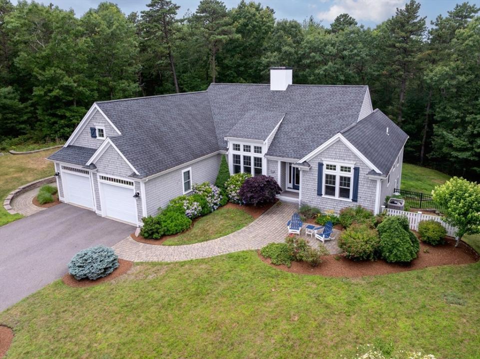 33 Overlook Circle, Plymouth, Massachusetts 02360