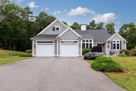 33 Overlook Circle, Plymouth, Massachusetts 02360