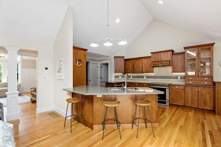 33 Overlook Circle, Plymouth, Massachusetts 02360