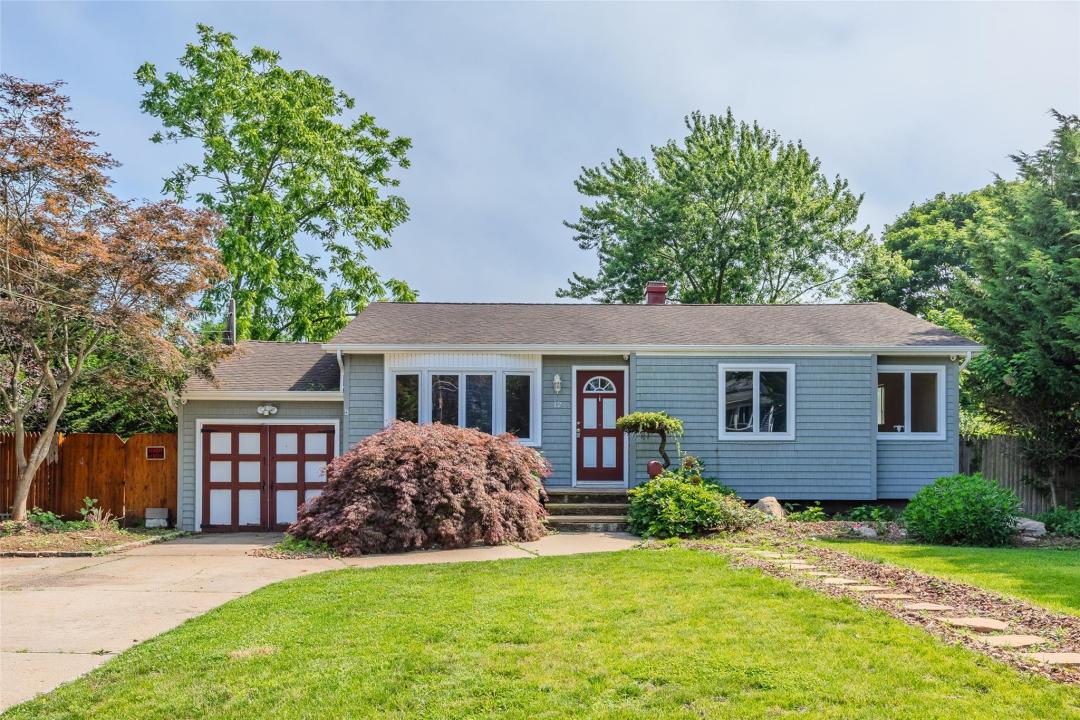 12 Rivera Lane, West Sayville, 纽约州 11796, 美国