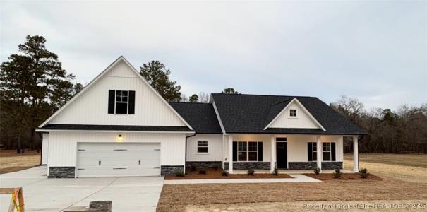 395 Zeppelin Lane, Raeford, NC 28376, USA