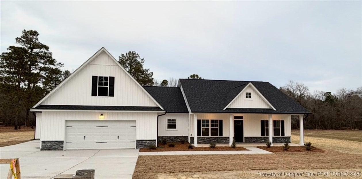 395 Zeppelin Lane, Raeford, North Carolina 28376