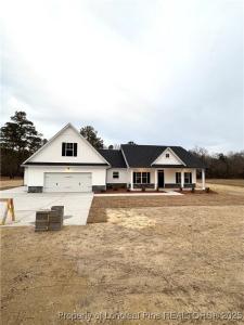 395 Zeppelin Lane, Raeford, North Carolina 28376