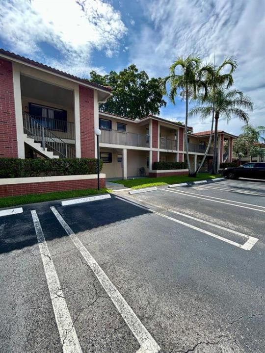 9649 NW 4th Street #5E, Coral Springs, Florida 33071, USA