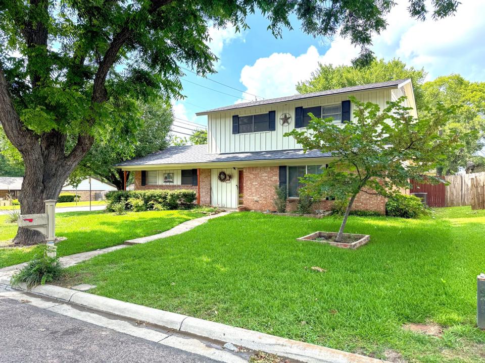 1213 Idlewood, Sherman, Texas 75092