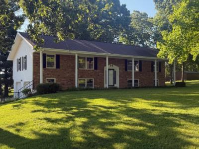 1158 Chateau Drive, West Plains, Missouri 65775, USA