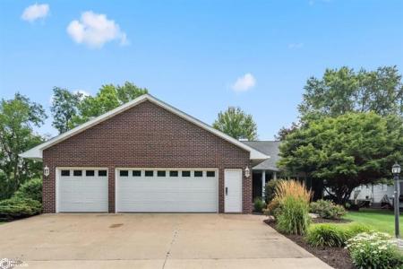 2722 Bittersweet Place, Burlington, Iowa 52601, USA
