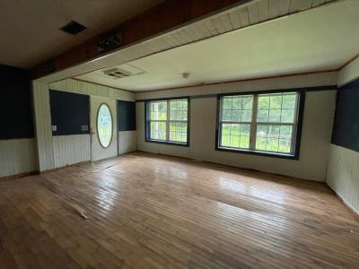 93 Bradfordtown Spur, Pineville, Kentucky 40977, USA