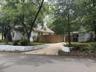 549 Brookside Dr., Jacksonville, Texas 75766, USA