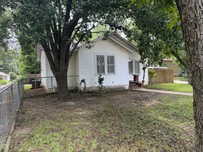 549 Brookside Dr., Jacksonville, Texas 75766, USA