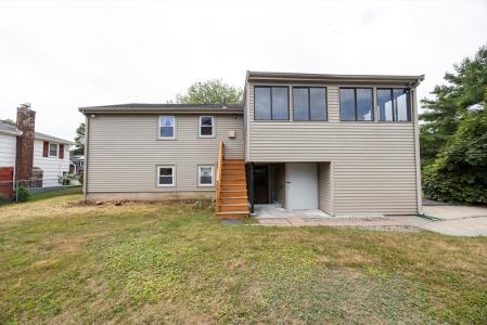 72 Rogers Dr., Stoughton, 麻薩諸塞州 02072, 美國