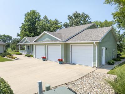 206 Brickyard Ct., Sheffield, Iowa 50475, États-Unis