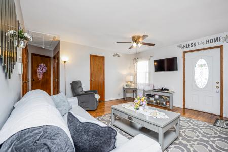 84 Parkdale Drive, North Babylon, 뉴욕 11703, 미국