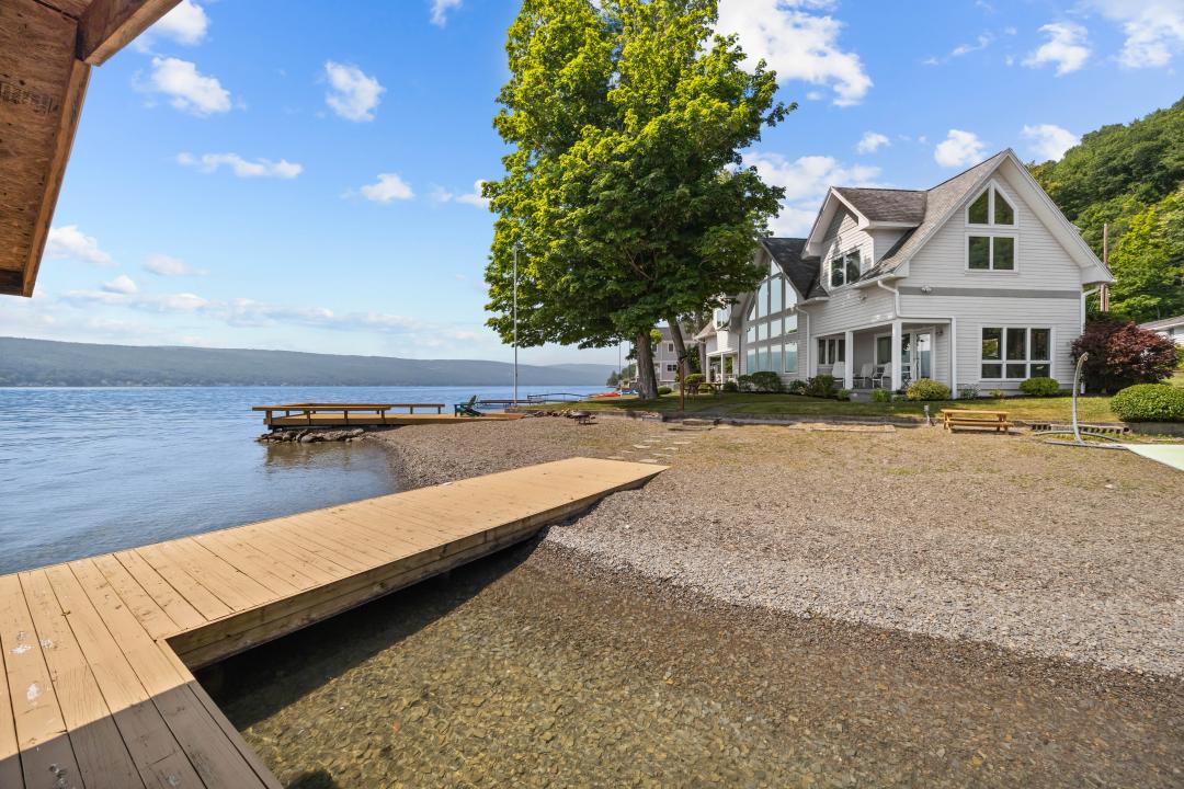 10261 Glen Grove Point, Urbana, New York 14840