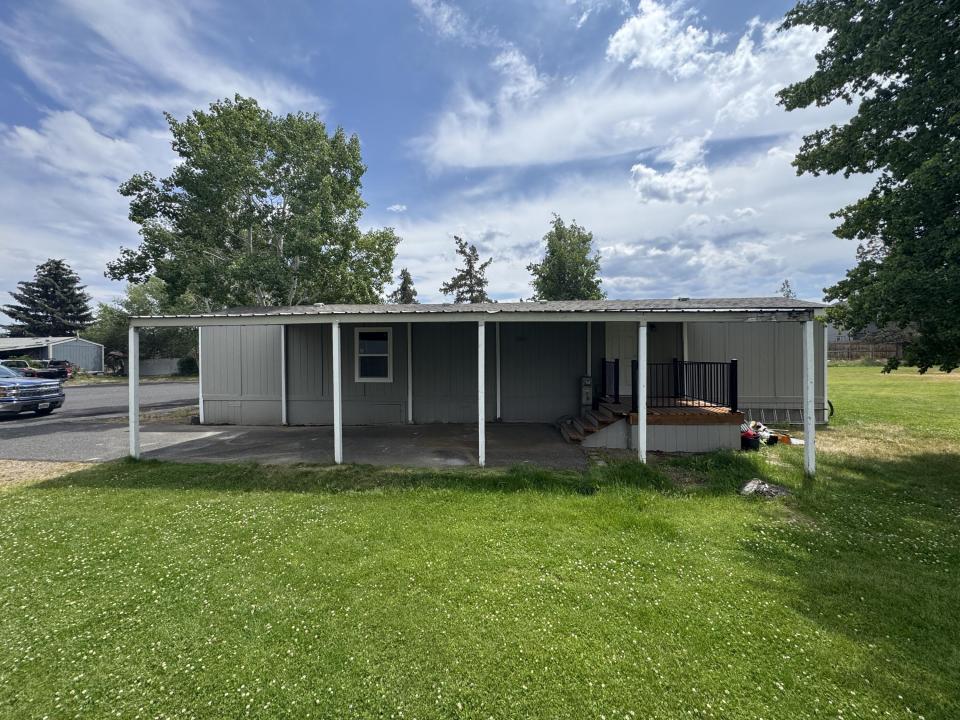 526 NW 17th Street, Redmond, Oregon 97756, États-Unis