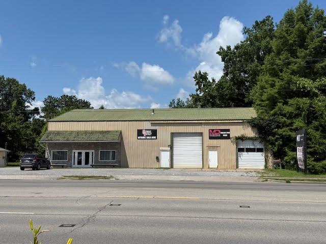 405 S Pershing Street, Energy, Illinois 62933, USA