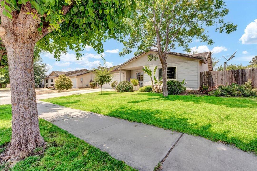1065 W Yale Avenue, Lindsay, California 93247, Estados Unidos
