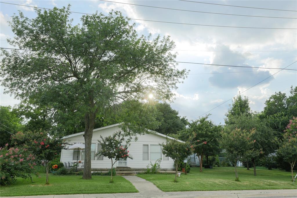 422 Smith ST, Grapevine, Texas 76051