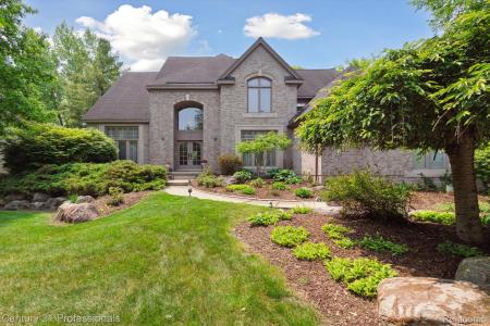 6642 Carlyle Court, WestBloomfield, Michigan 48322, USA
