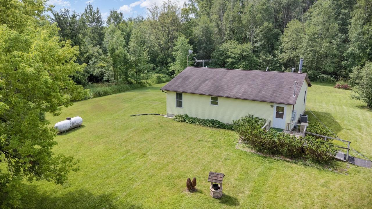 2721 Saganing, Bentley, Michigan 48613, Estados Unidos