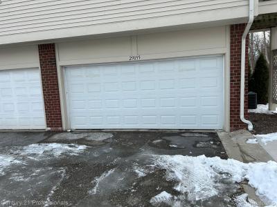 29855 Fox Run Circle, Warren, Michigan 48092, USA