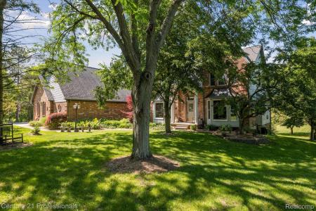 6279 7 Mile Road, SouthLyon, Мичиган 48178, Соединенные Штаты
