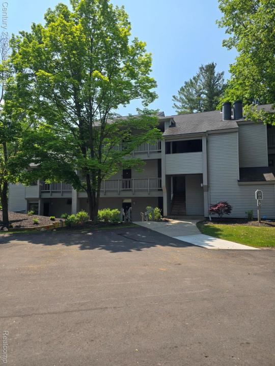 5714 Creeks Crossing, Williamsburg, ミシガン 49690, アメリカ合衆国