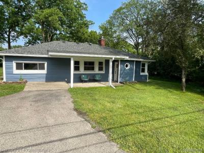 18290 Sunset Street, Livonia, Michigan 48152