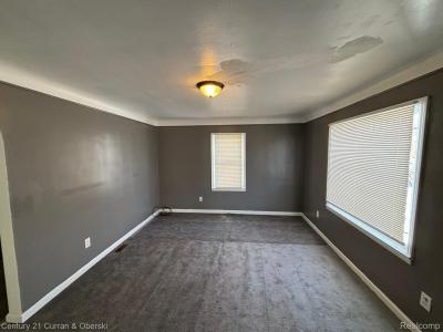 6709 Evergreen Avenue, Detroit, Michigan 48228, USA