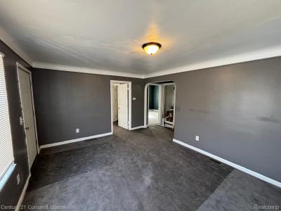 6709 Evergreen Avenue, Detroit, Michigan 48228, USA