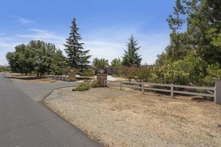 5636 Sundown Lane, Tres Pinos, California 95075, USA