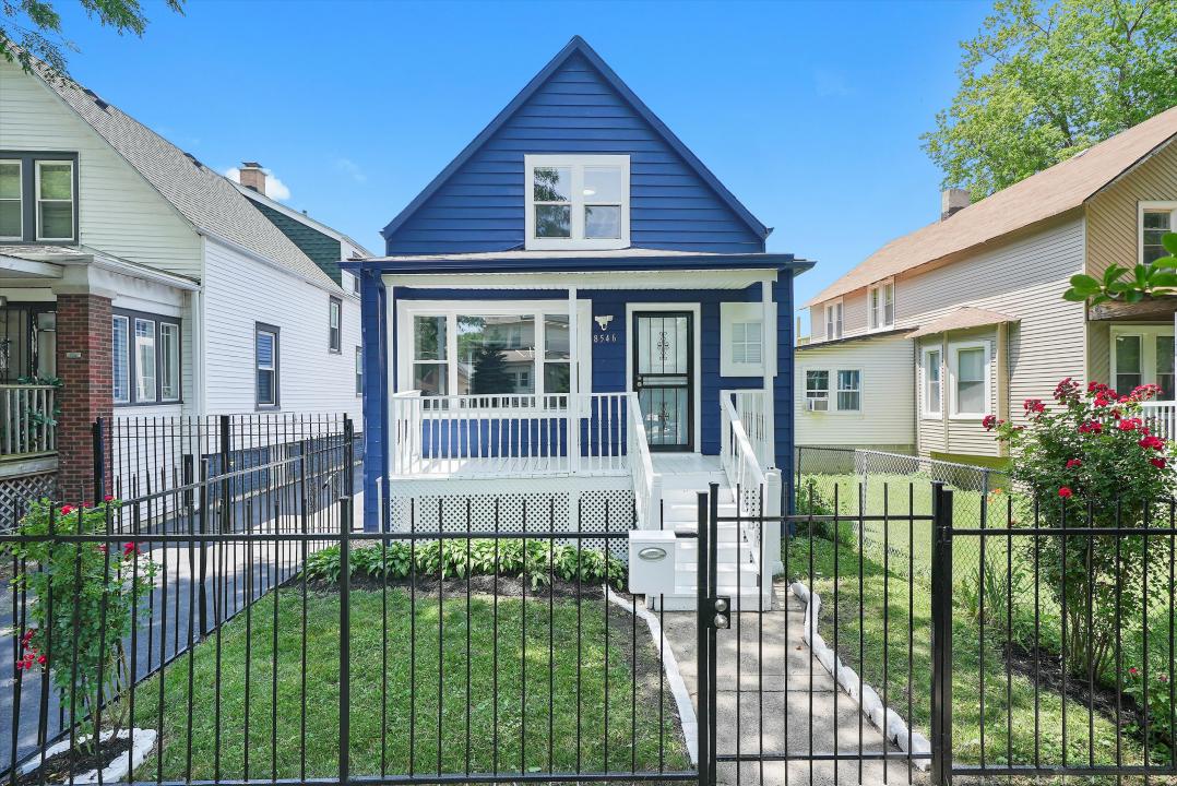 8546 S Lowe Avenue, Chicago, Illinois 60620, USA