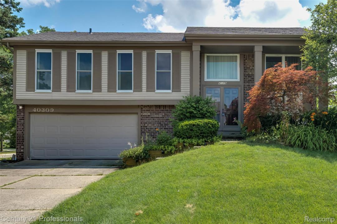 40309 Franklin Mill Street, Novi, Michigan 48375