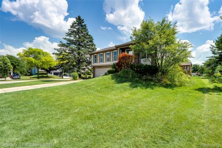 40309 Franklin Mill Street, Novi, Michigan 48375