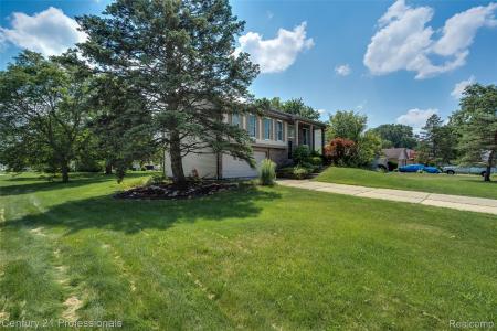 40309 Franklin Mill Street, Novi, Michigan 48375