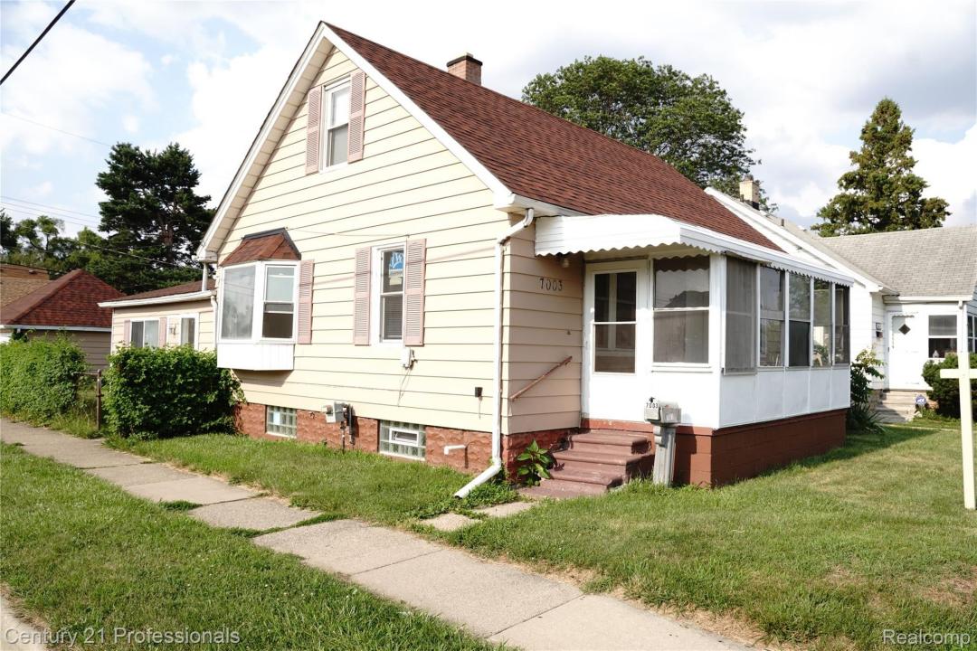 7003 Paige Avenue, Warren, Michigan 48091, USA